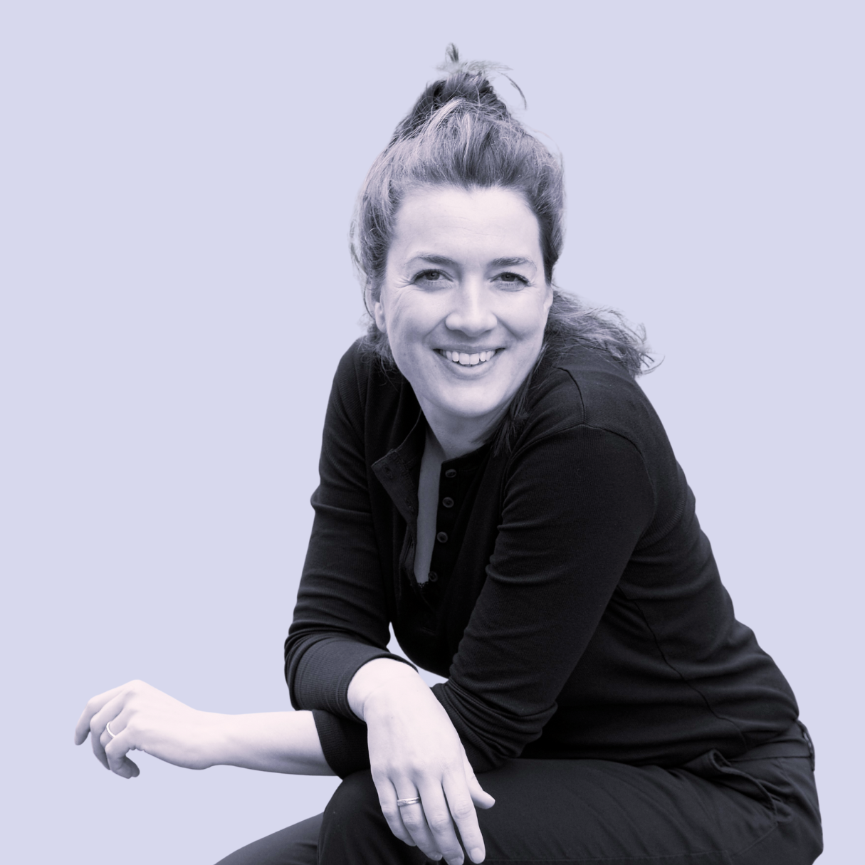 Portret van loopbaancoach Marieke van Startwijzer, ervaringsdeskundige NAH, die je persoonlijk begeleidt naar passend werk in Nederland.